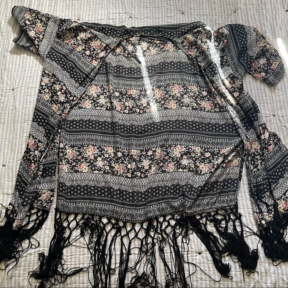 Papaya floral cardigan size medium. 100% polyester